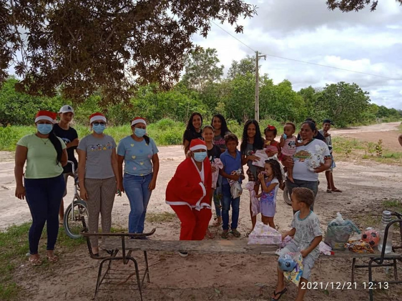 Prefeito Olímpio Arraes e Primeira-dama entregam Brinquedos às Crianças de São Valério na Semana do Natal.